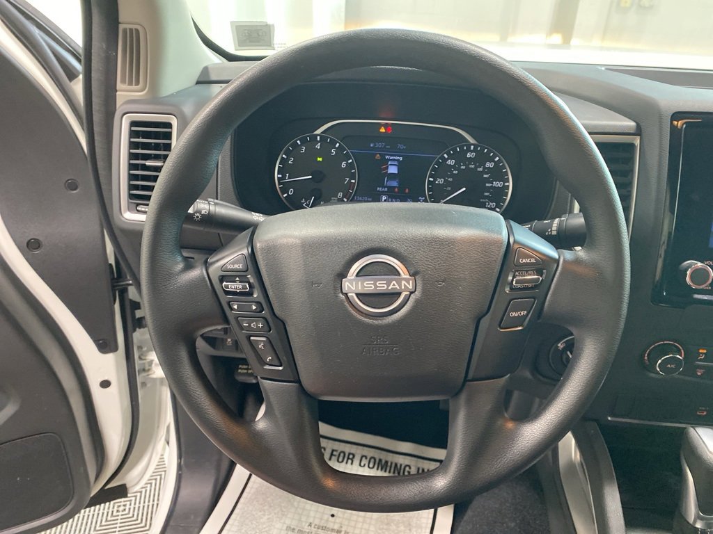 Used 2024 Nissan Frontier SV image 24