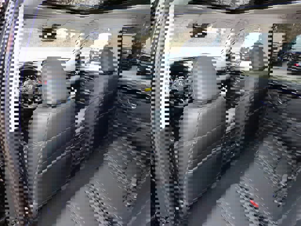 New 2025 Honda Pilot Touring image 16