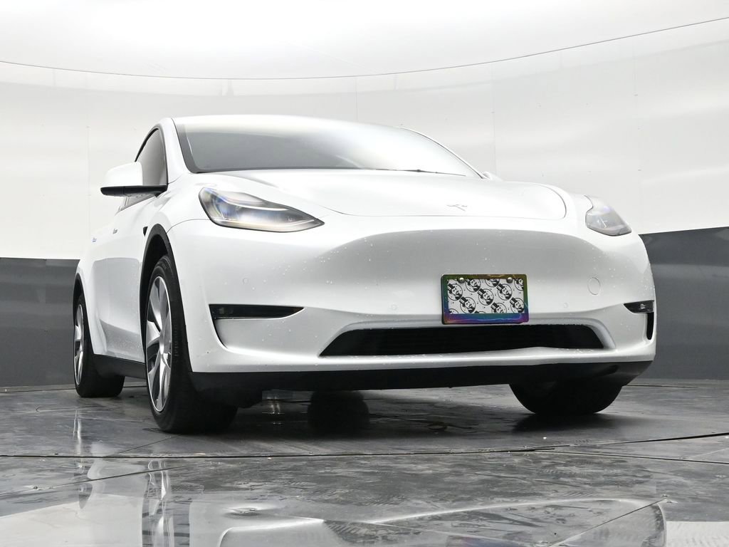 Used 2022 Tesla Model Y Long Range image 26