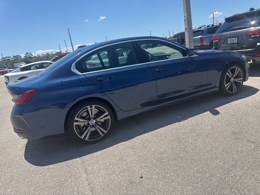Used 2024 BMW 330i Sedan w/ Premium Package RWD image 4