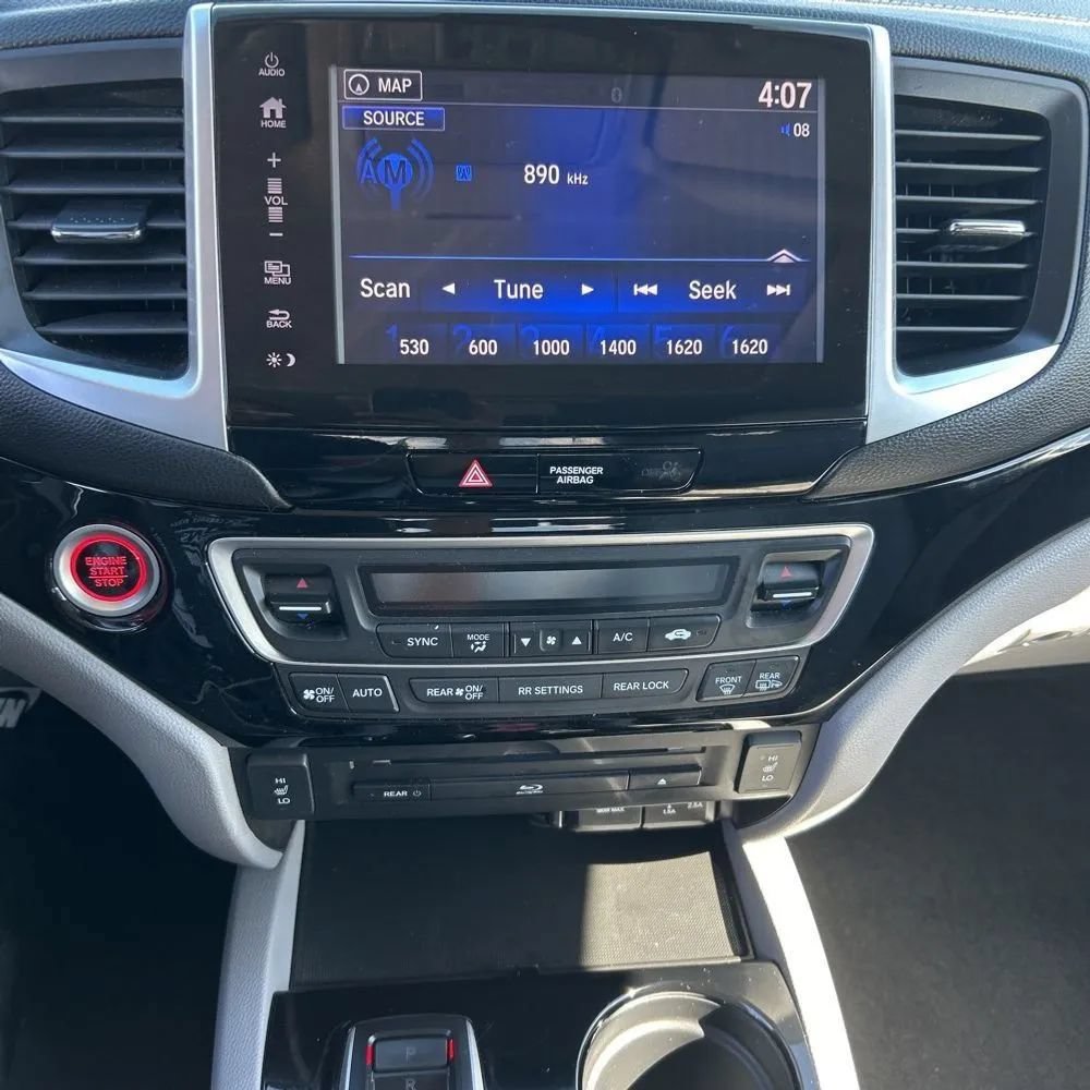 Used 2017 Honda Pilot Touring image 25