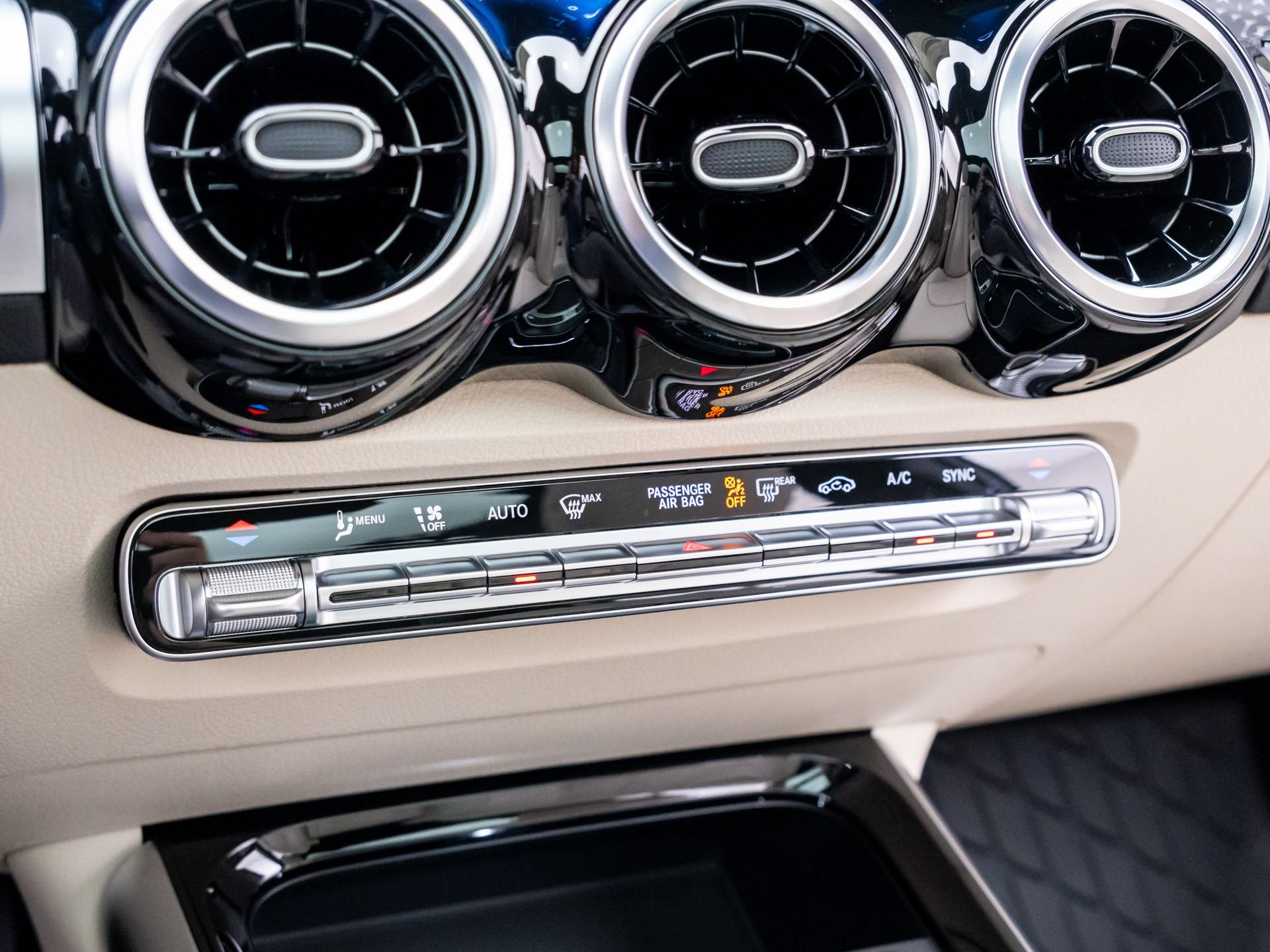 New 2026 Mercedes-Benz GLB 250 4MATIC image 28
