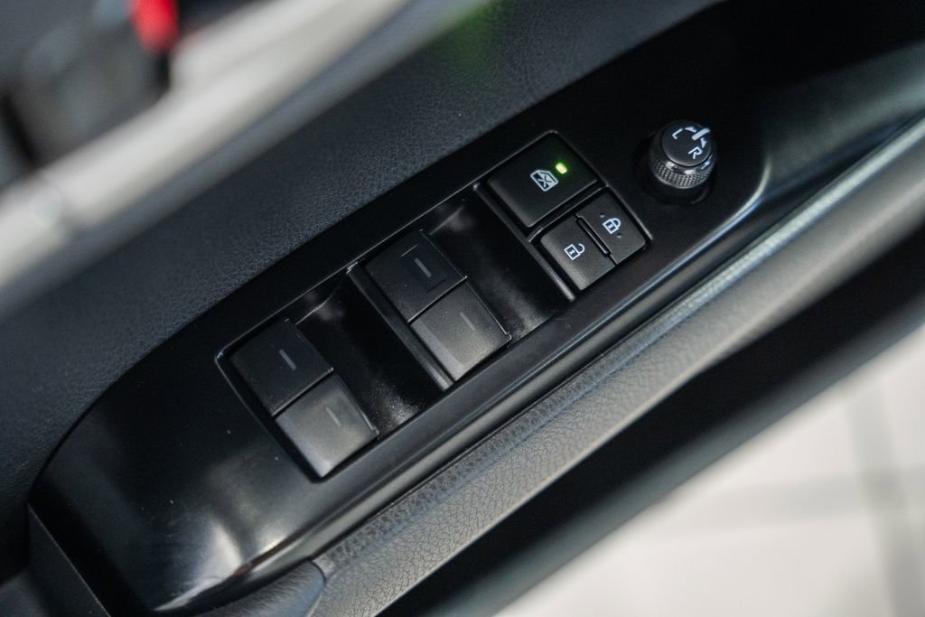 Used 2025 Toyota Camry LE FWD image 33