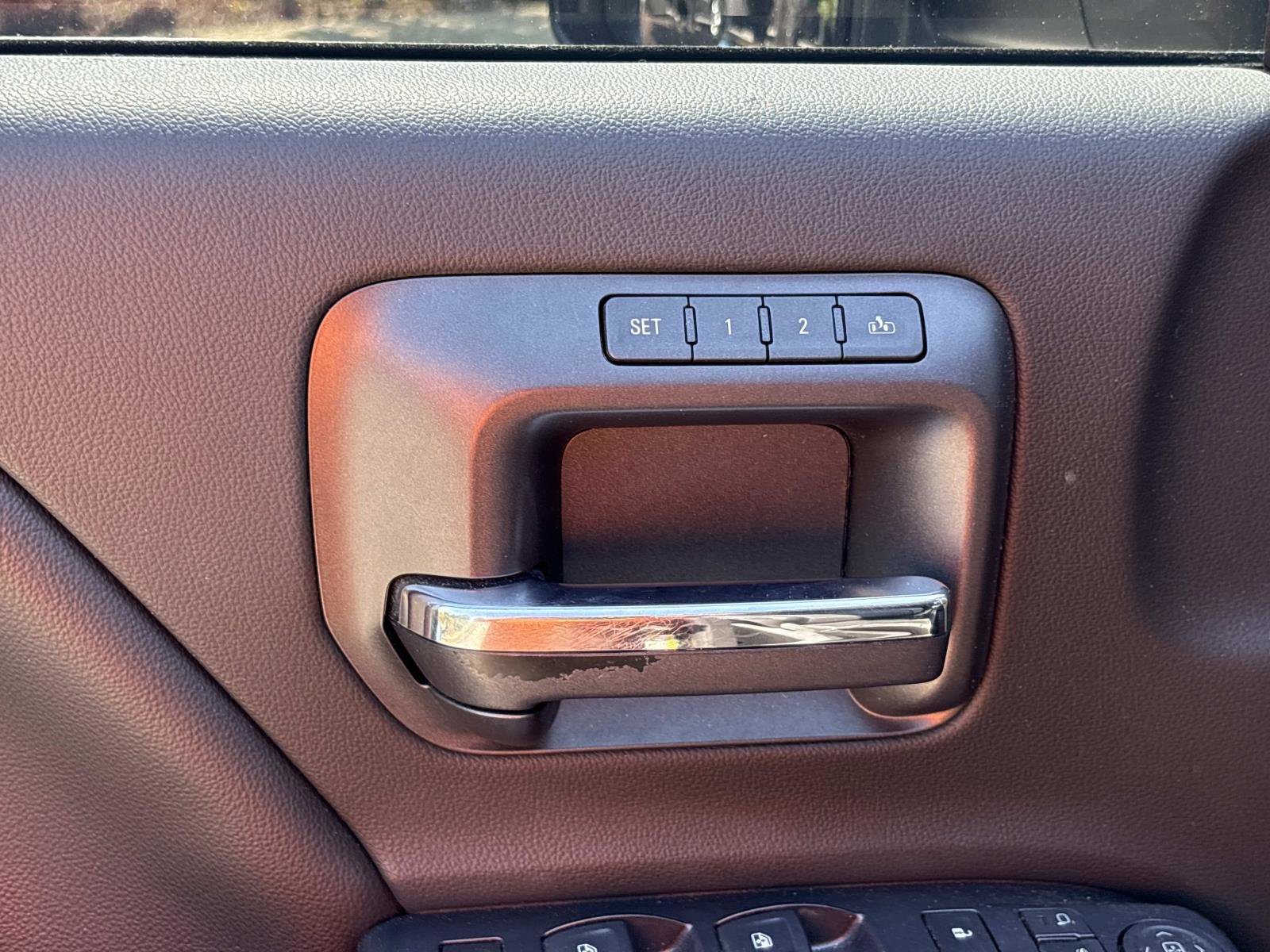 Used 2019 GMC Sierra 2500 Denali w/ Duramax Plus Package AWD/4WD image 13