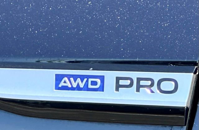 Used 2023 Volkswagen ID.4 Pro AWD/4WD image 13
