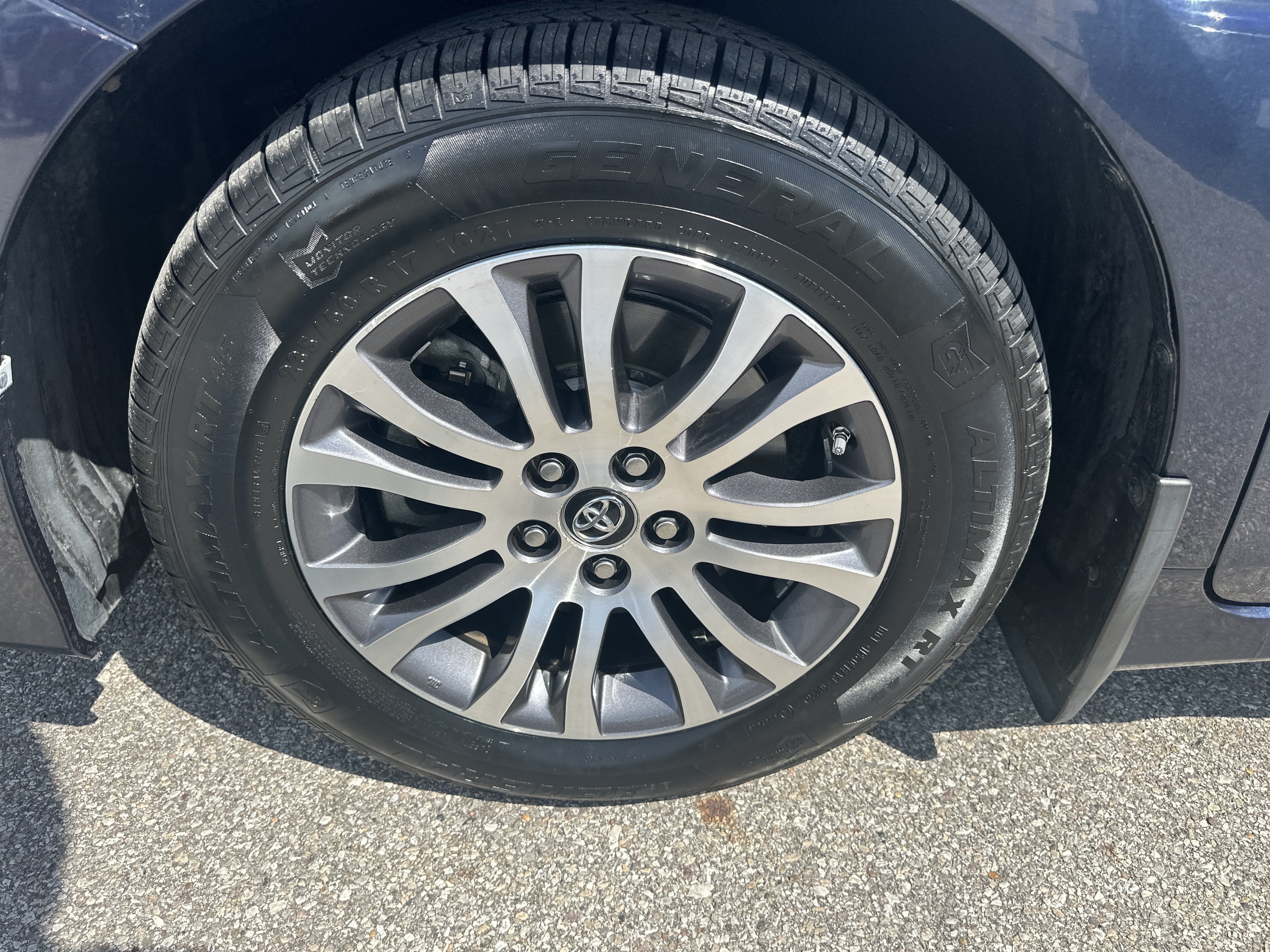 Used 2018 Toyota Sienna XLE w/ Protection Package FWD image 7