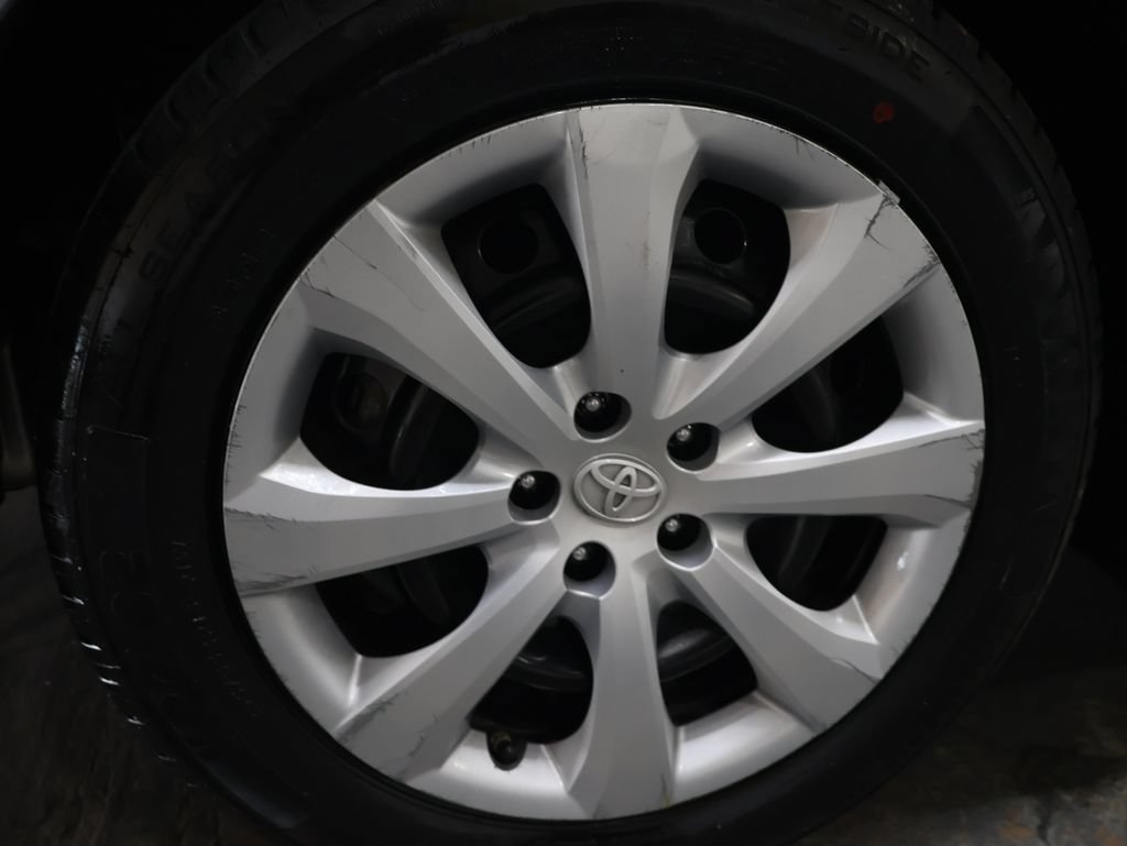 Used 2022 Toyota Corolla LE FWD image 32