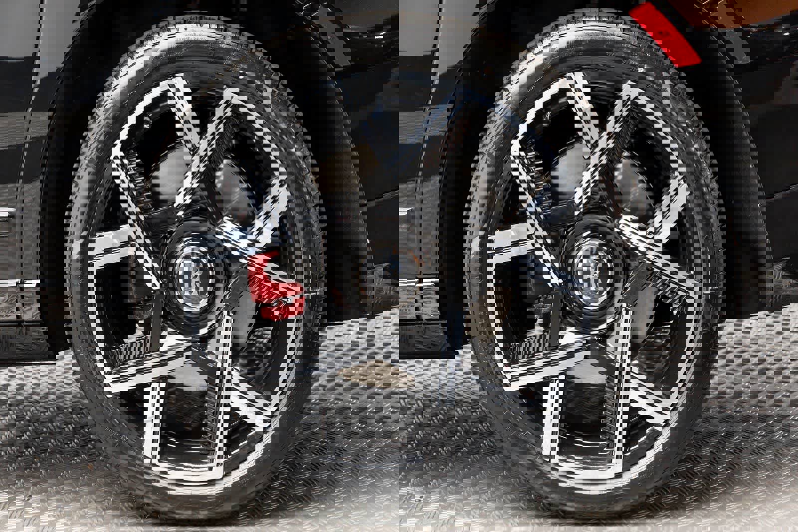 New 2026 Rolls-Royce Cullinan Black Badge AWD/4WD image 47