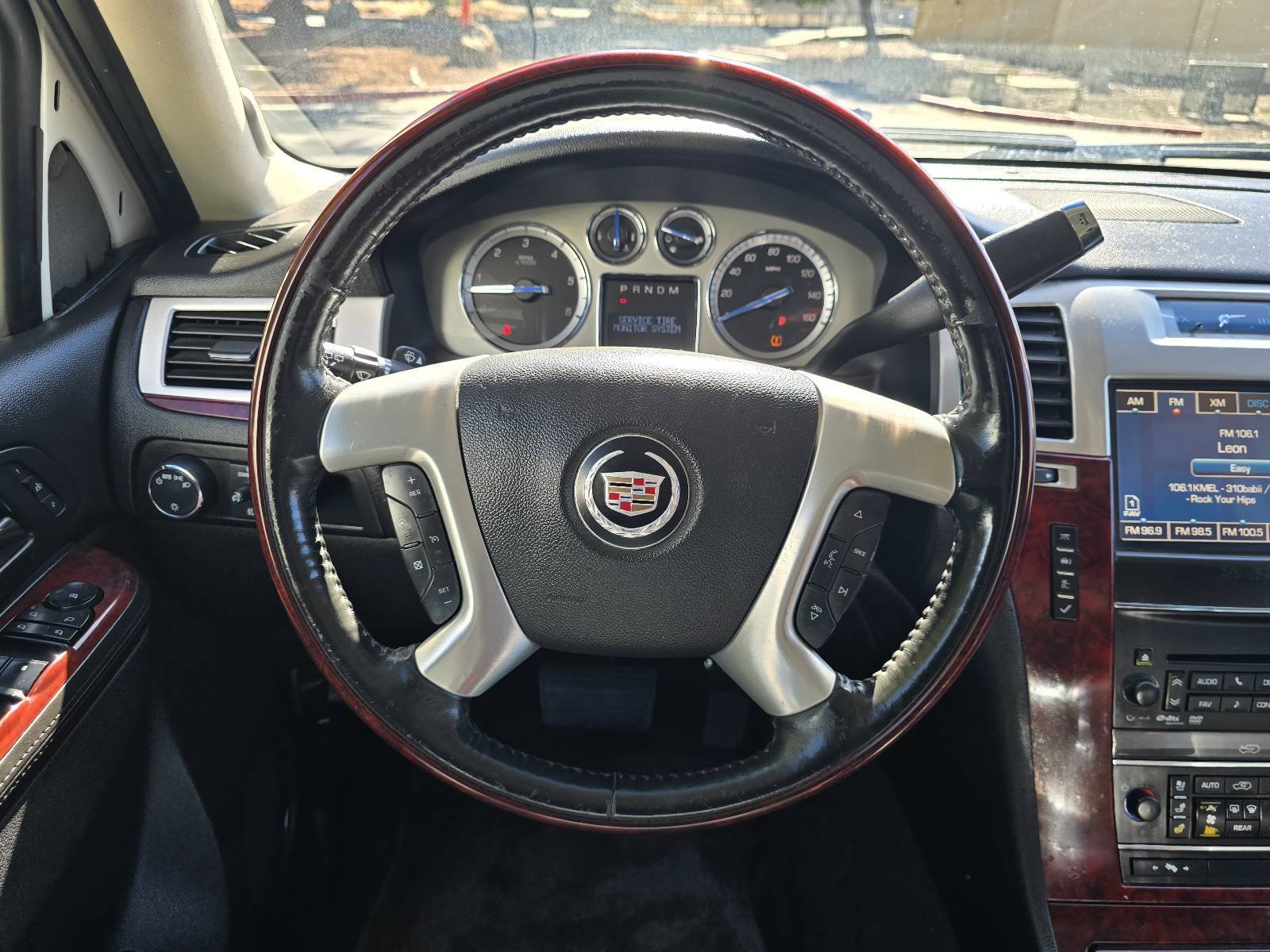 Used 2012 Cadillac Escalade ESV Premium AWD/4WD image 29