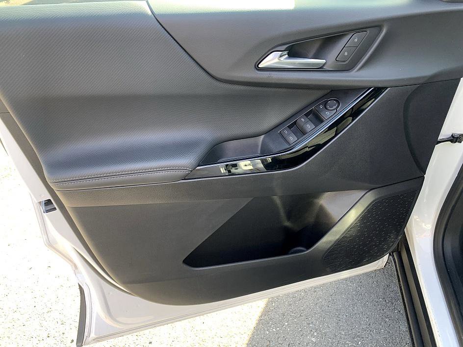 Used 2025 Chevrolet Equinox LT image 9