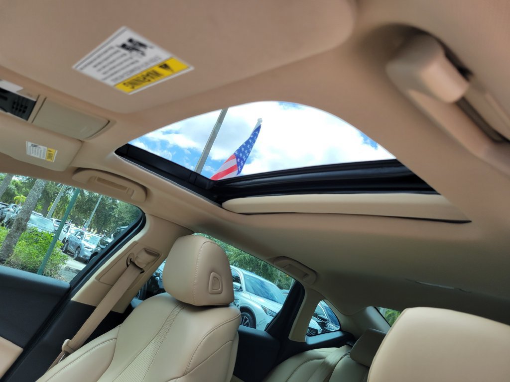 Used 2025 Acura TLX w/ Technology Package FWD image 17