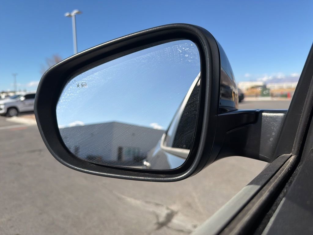 New 2026 Chevrolet Trax ACTIV w/ Sunroof Package FWD image 4