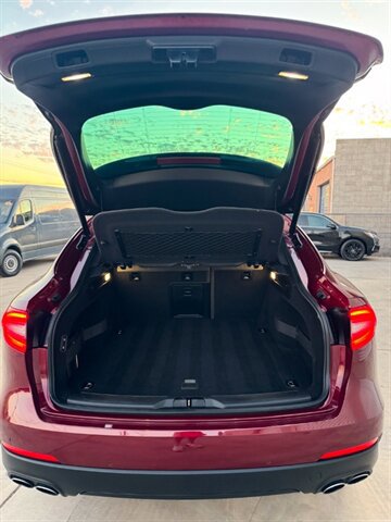 Used 2017 Maserati Levante S AWD/4WD image 32