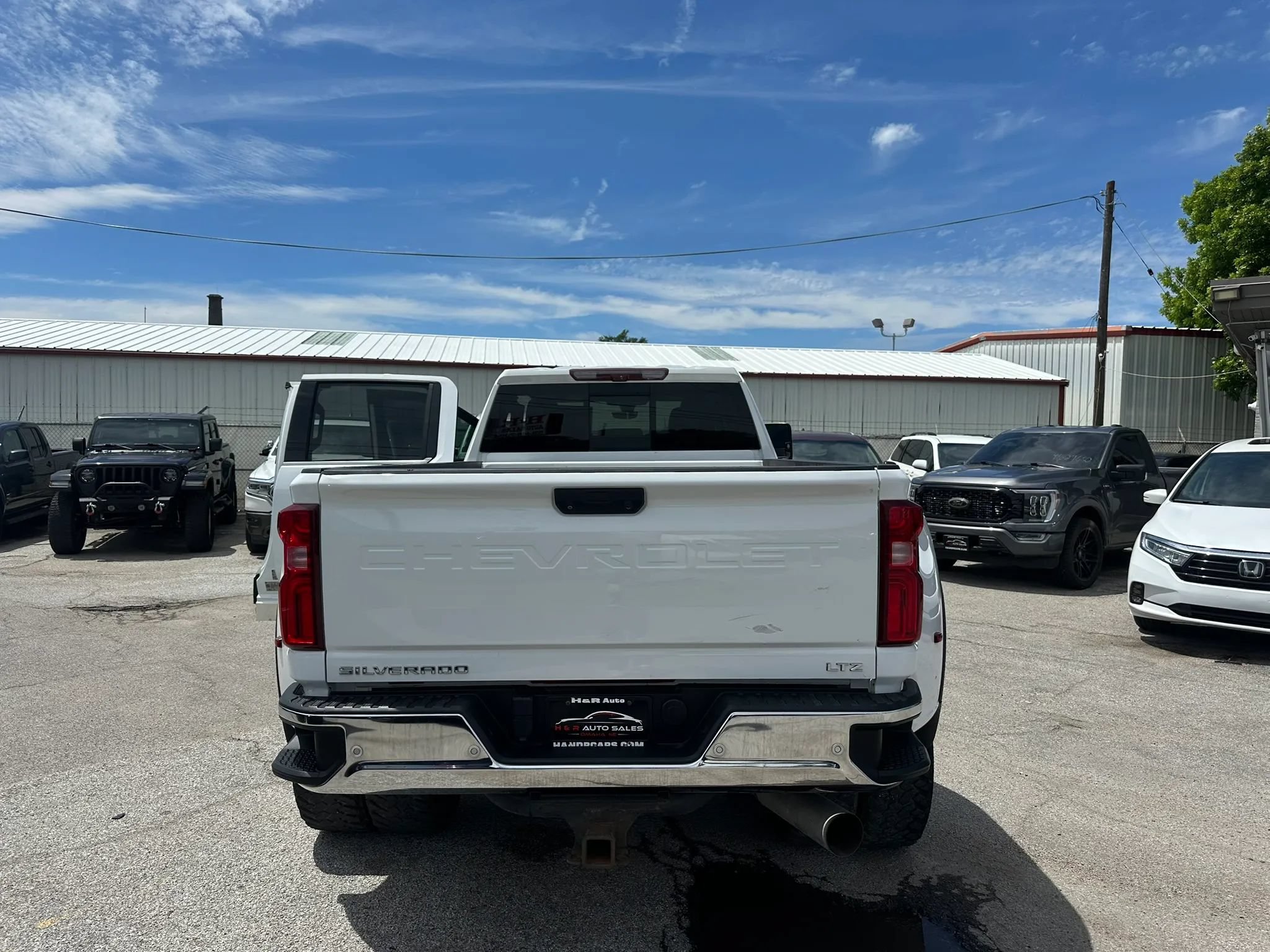 Used 2020 Chevrolet Silverado 3500 LTZ w/ LTZ Texas Edition AWD/4WD image 5