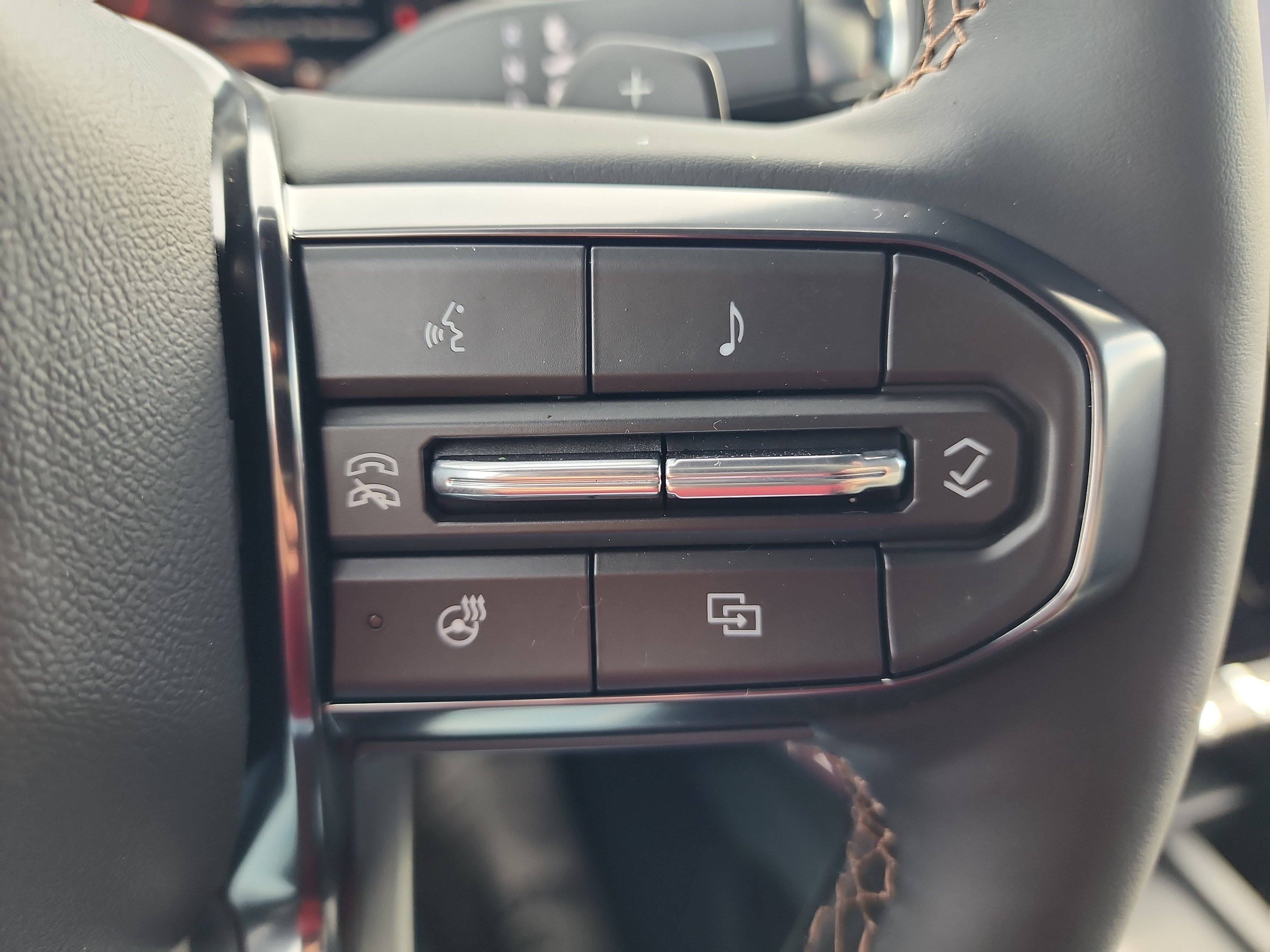 New 2026 GMC Acadia AT4 w/ Luxury Package AWD/4WD image 20
