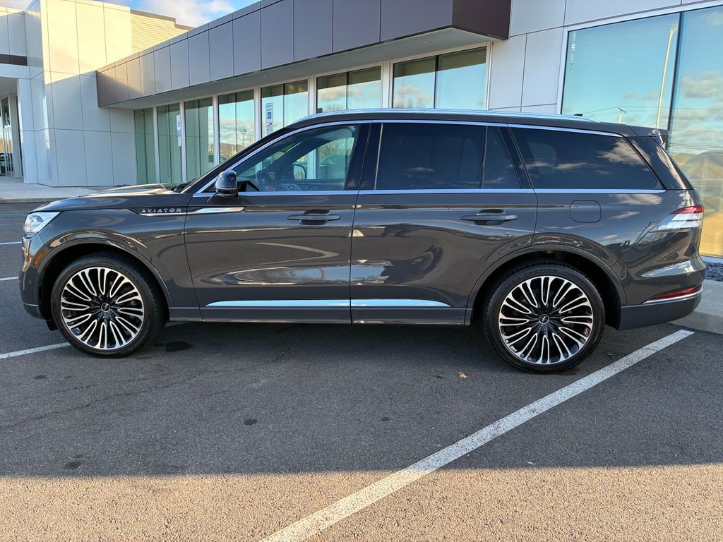 Used 2023 Lincoln Aviator Black Label video 2