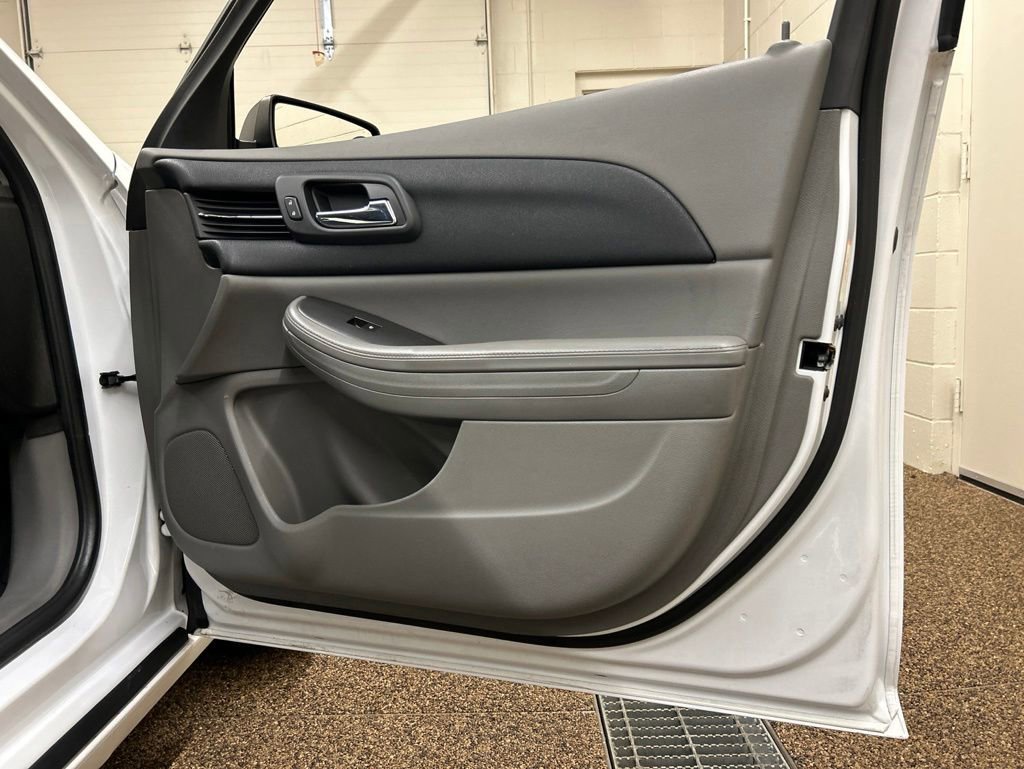 Used 2013 Chevrolet Malibu LS FWD image 16
