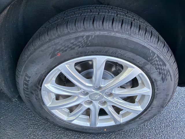 Used 2023 Cadillac XT4 Luxury w/ Cold Weather Package FWD image 20