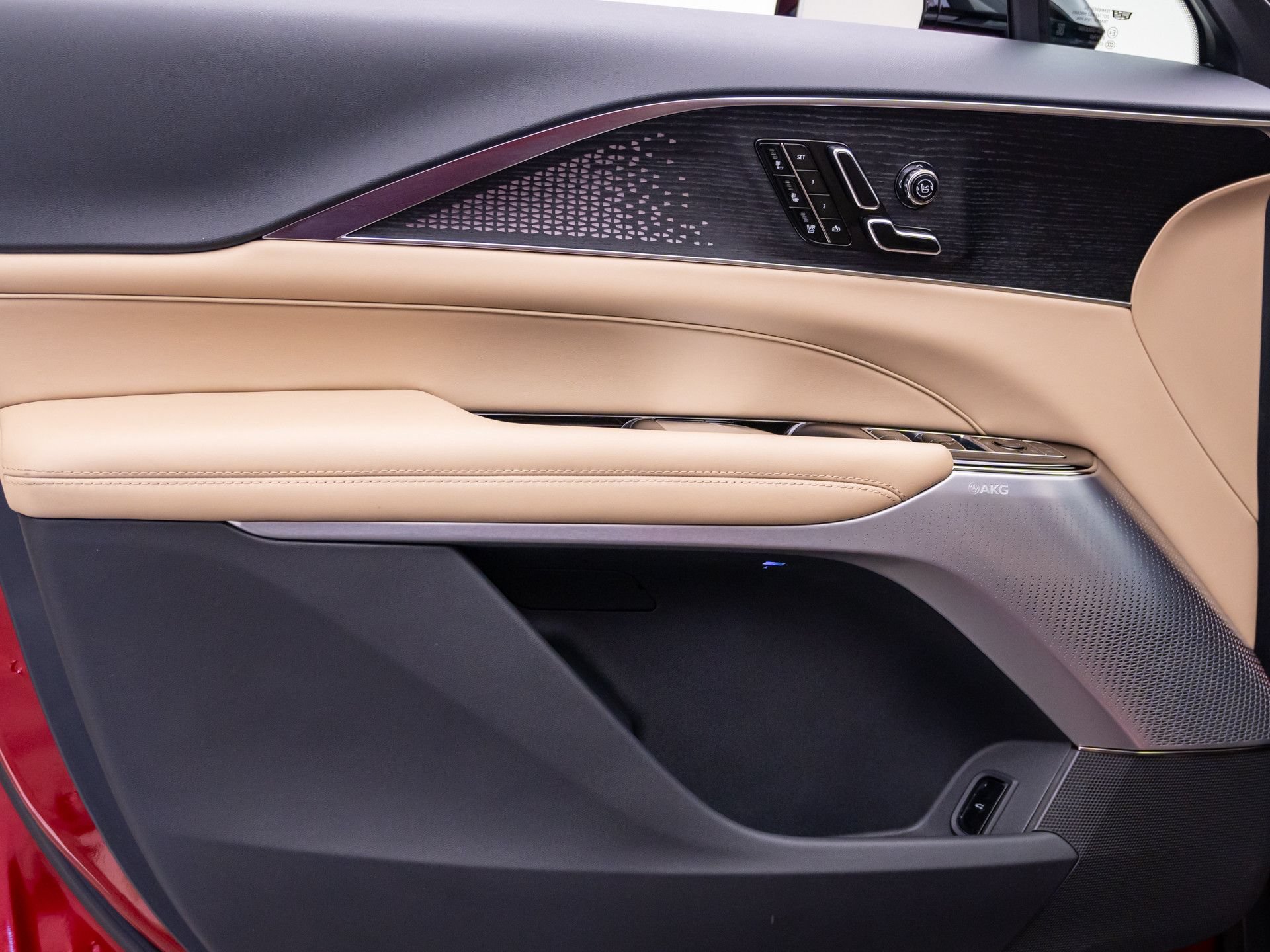 New 2026 Cadillac Lyriq Signature Sport w/ Nappa Leather Package AWD/4WD image 13