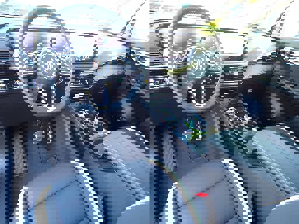 Used 2025 Buick Envision Sport Touring image 19