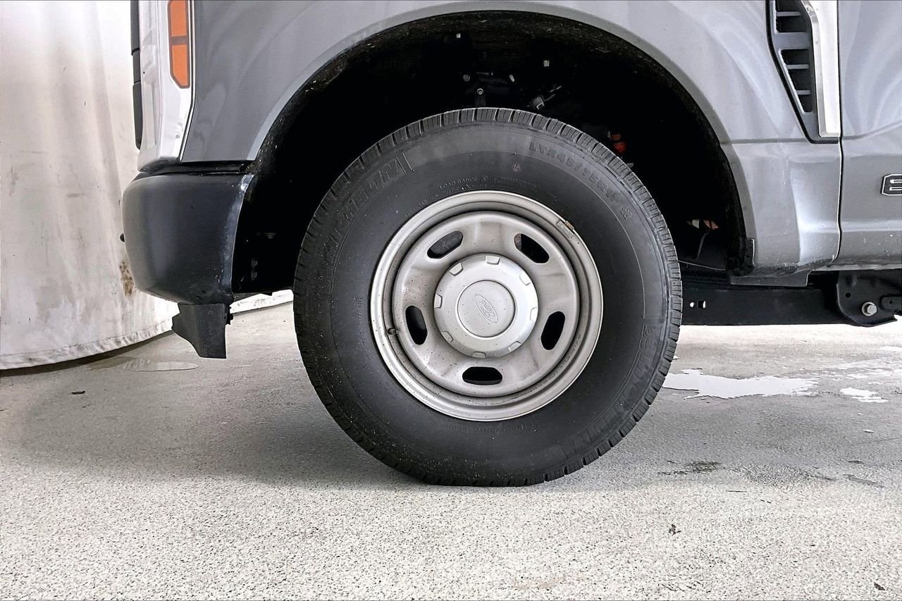 Used 2025 Ford F250 XL RWD image 6