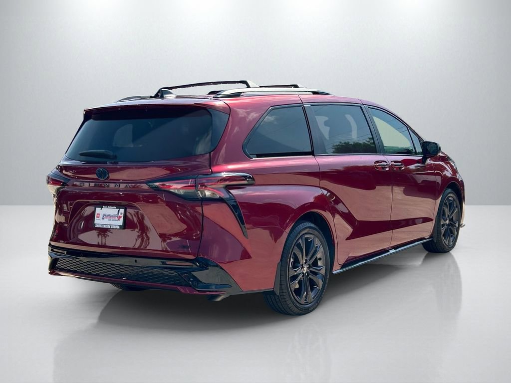 Certified 2025 Toyota Sienna XSE w/ XSE Plus Package FWD image 5