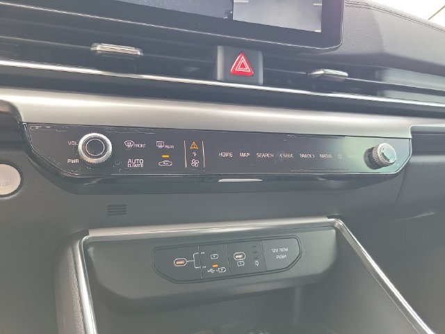 New 2027 Kia Carnival SX w/ Dark Edition Package FWD image 25