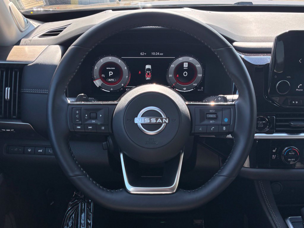 Used 2025 Nissan Pathfinder Platinum AWD/4WD image 22
