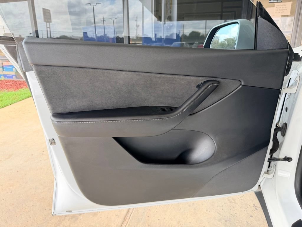 Used 2021 Tesla Model Y Long Range AWD/4WD image 10