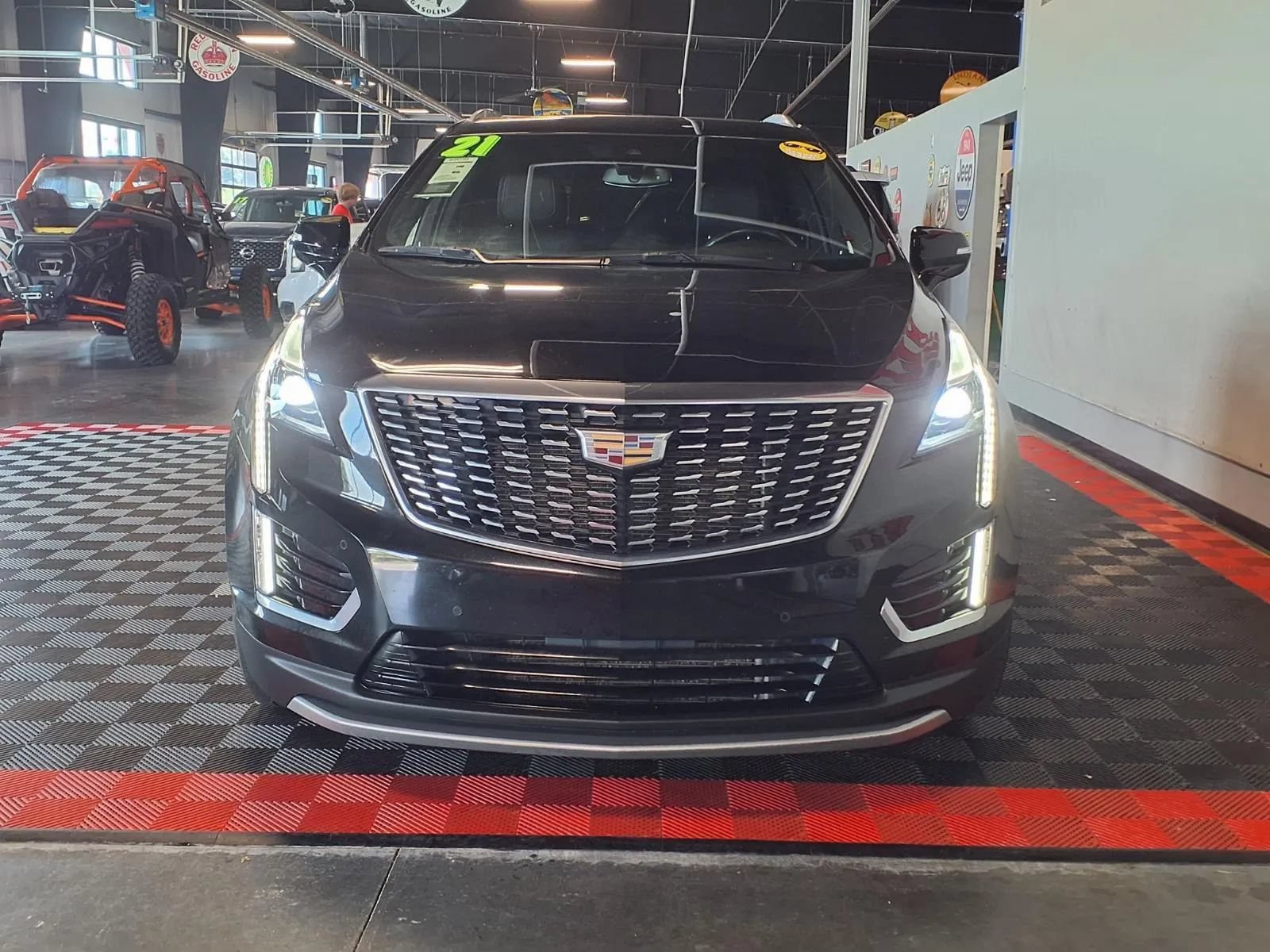Used 2021 Cadillac XT5 Premium Luxury AWD/4WD image 3