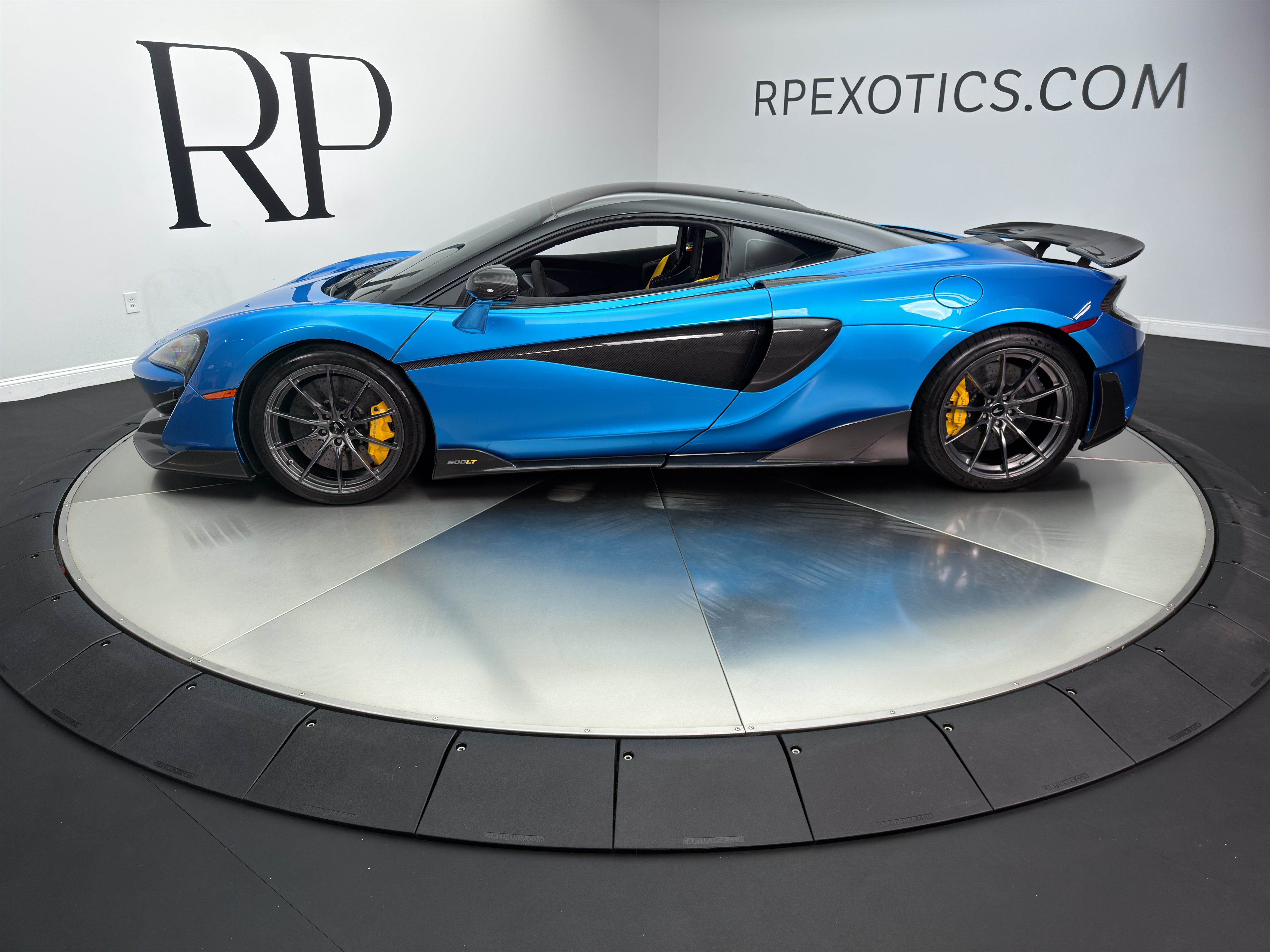Used 2019 McLaren 600LT RWD image 3
