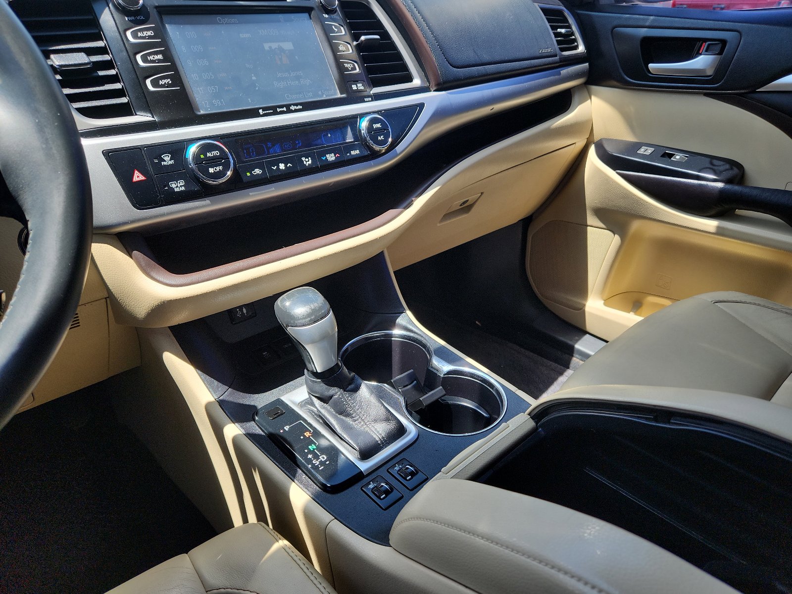 Used 2016 Toyota Highlander XLE FWD image 20