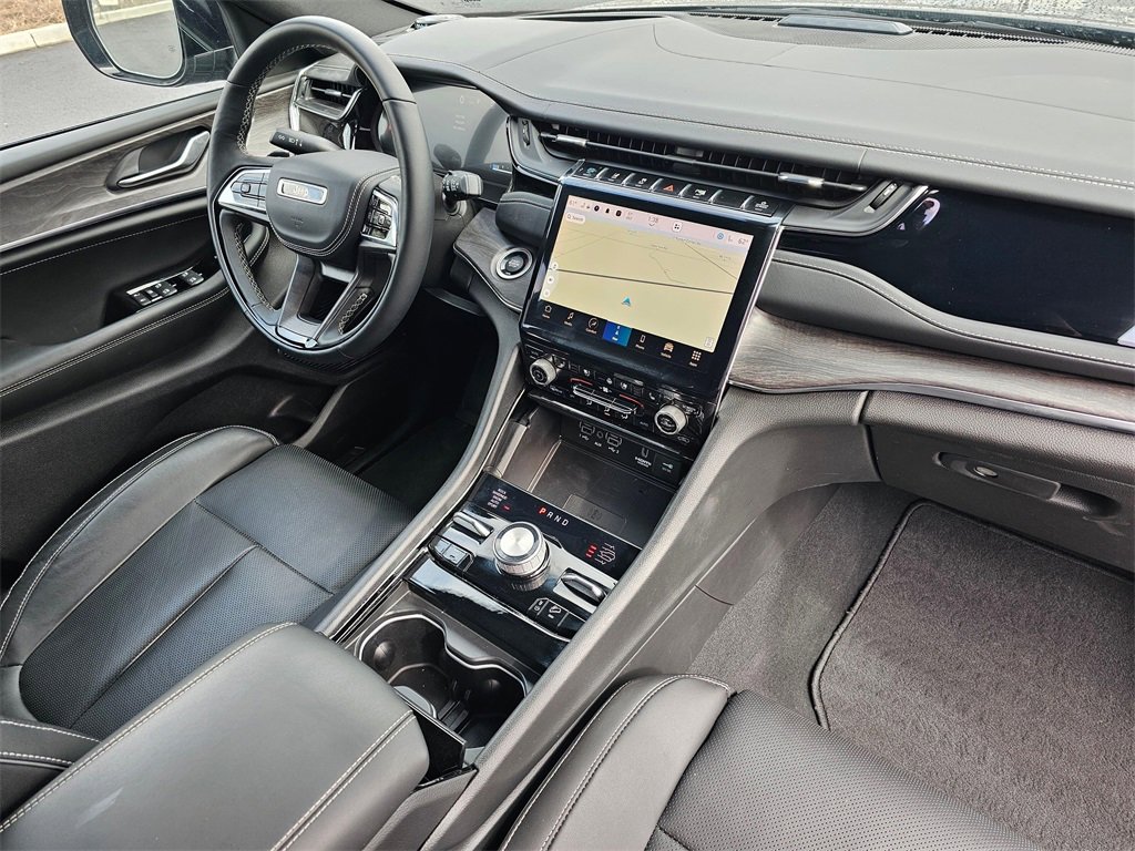 New 2023 Jeep Grand Cherokee Overland w/ Advanced Protech Group III image 16