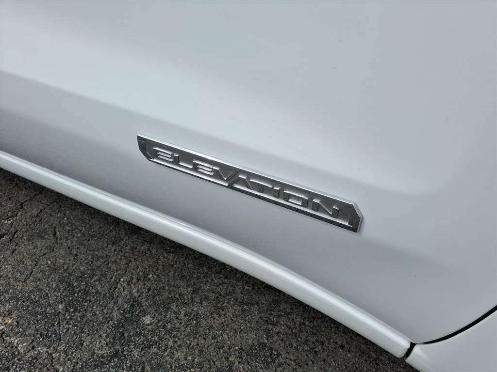 Used 2022 GMC Sierra 1500 Elevation w/ X31 Off-Road Package AWD/4WD image 11
