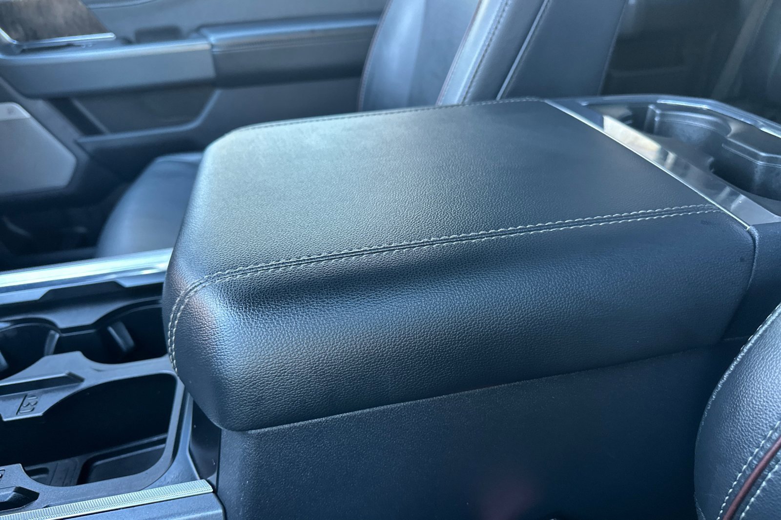 Used 2024 Ford F250 Lariat w/ Sport Appearance Package image 32