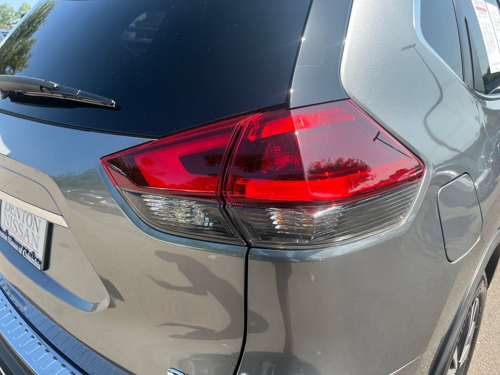 Used 2019 Nissan Rogue SV w/ Premium Package FWD image 41