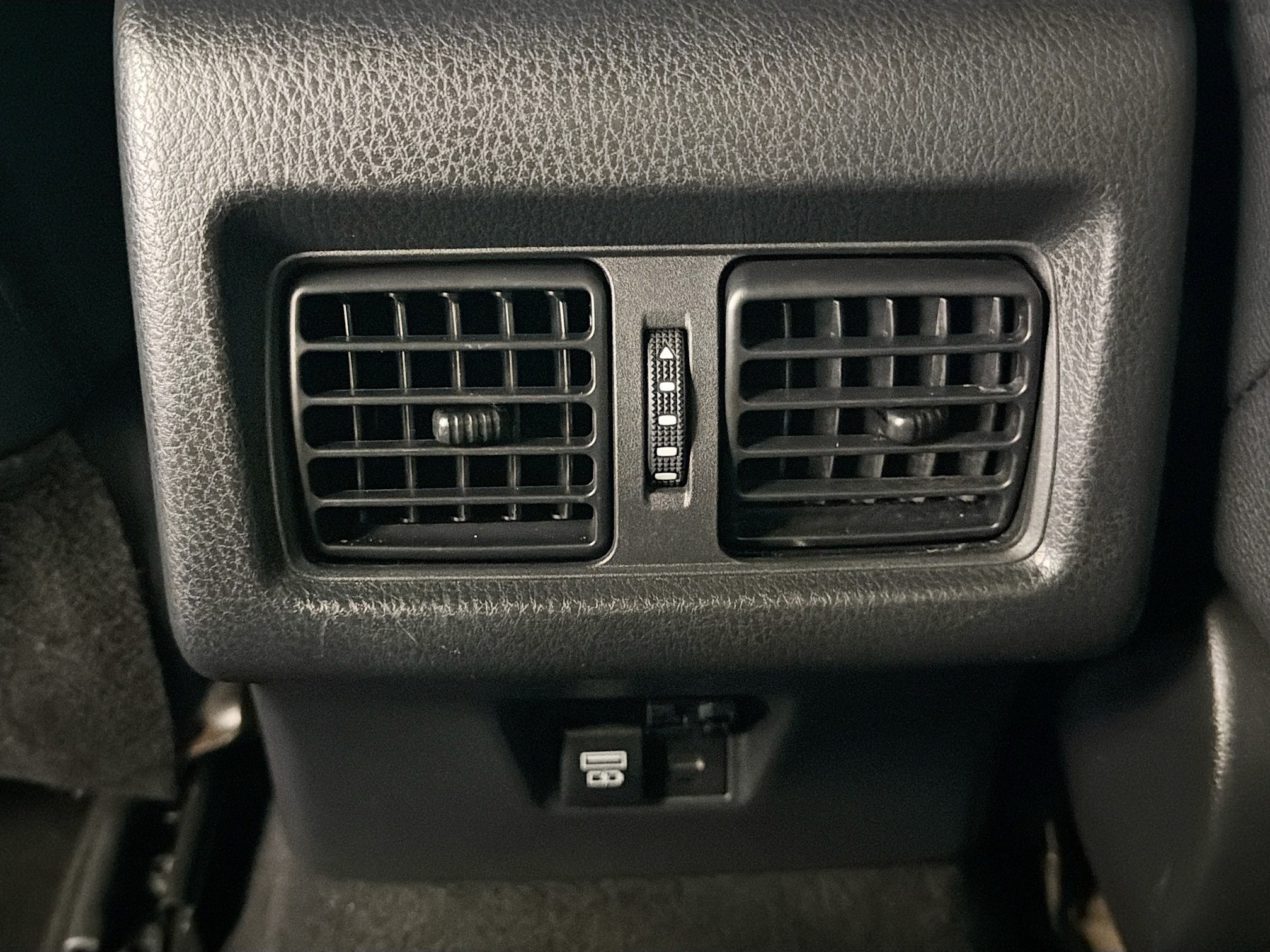 Used 2025 Toyota Camry SE FWD image 27