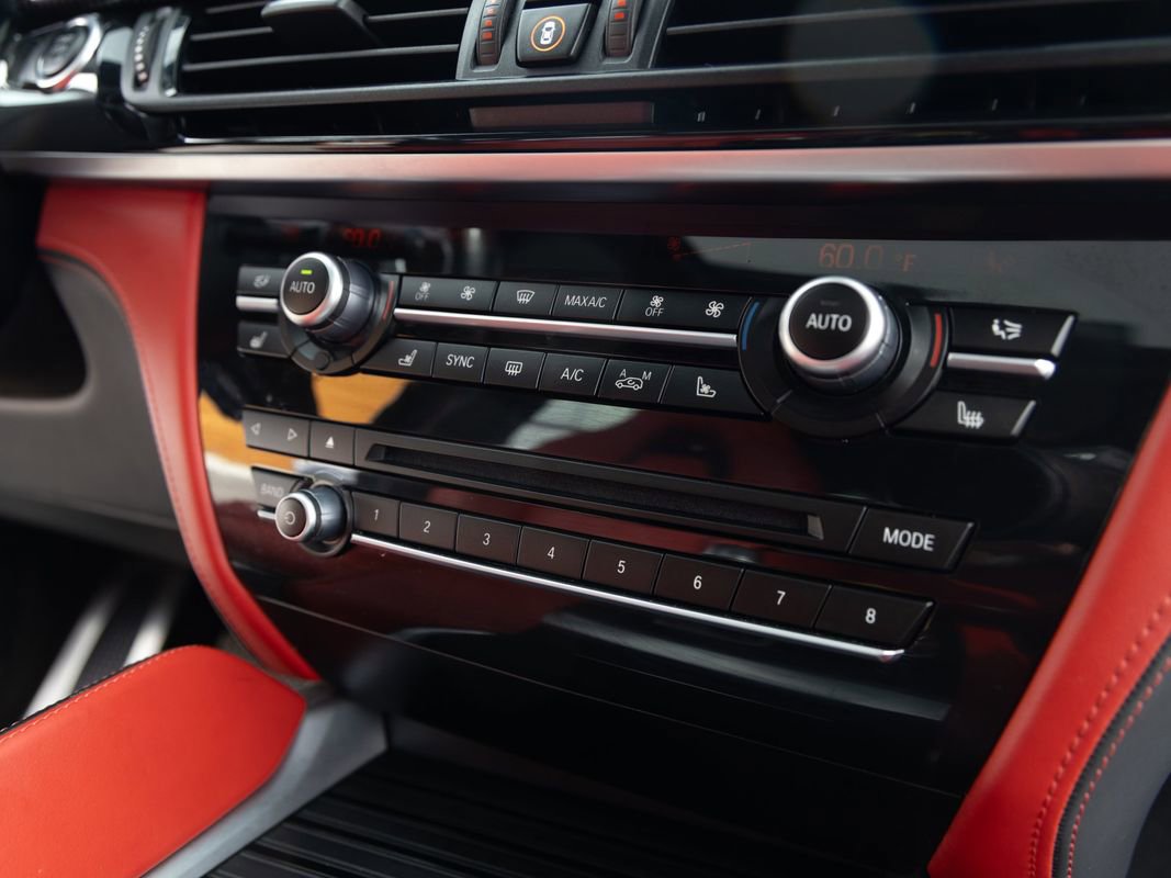 Used 2015 BMW X6 M image 24