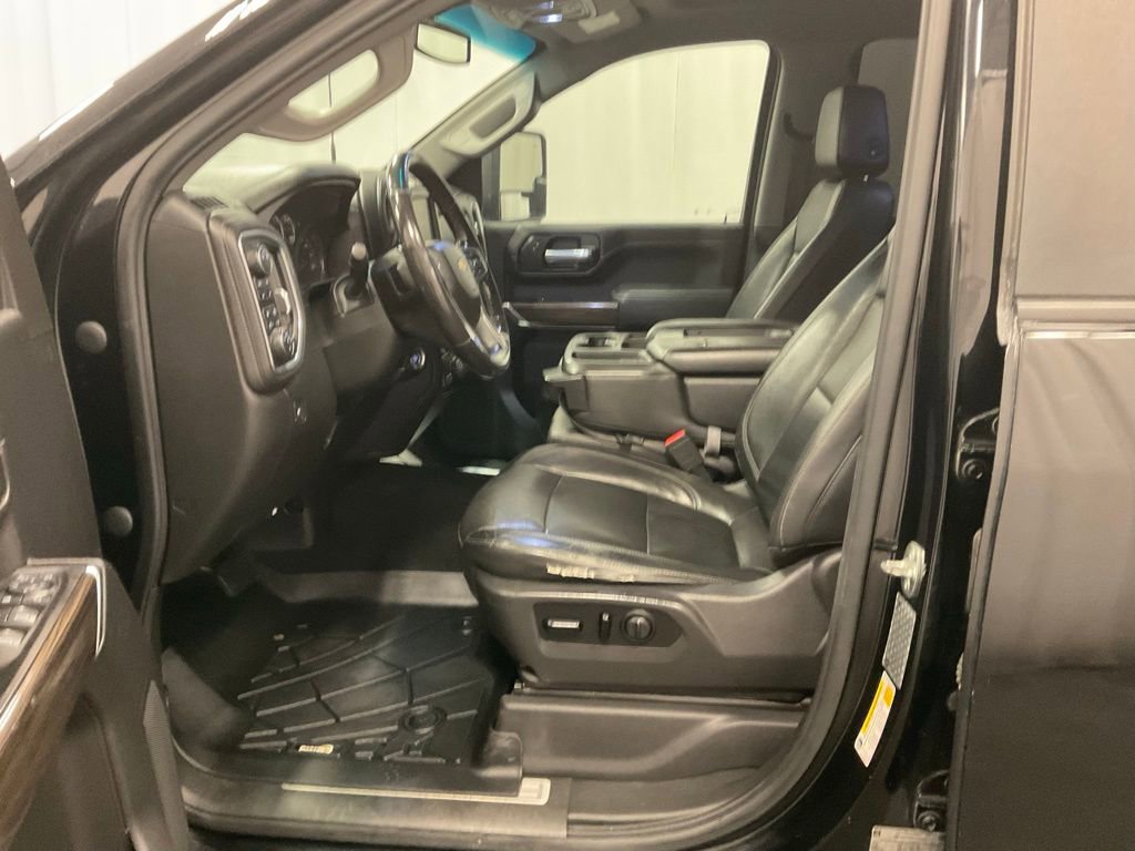 Used 2020 Chevrolet Silverado 2500 LT w/ All Star Edition image 4