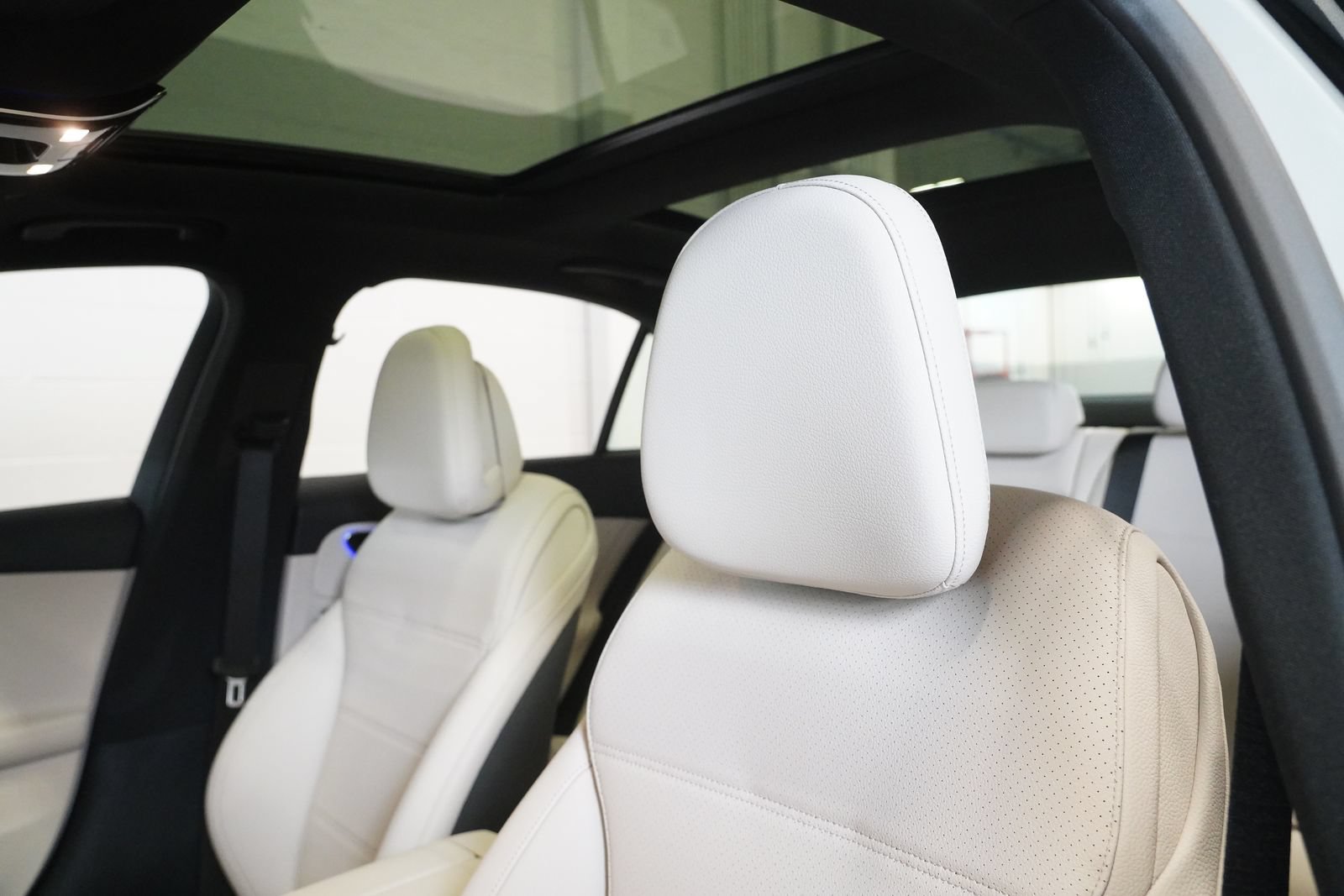 New 2026 Mercedes-Benz C 300 4MATIC Sedan image 15