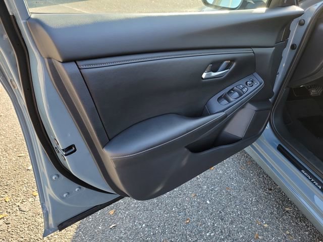 Used 2025 Nissan Sentra SV image 17