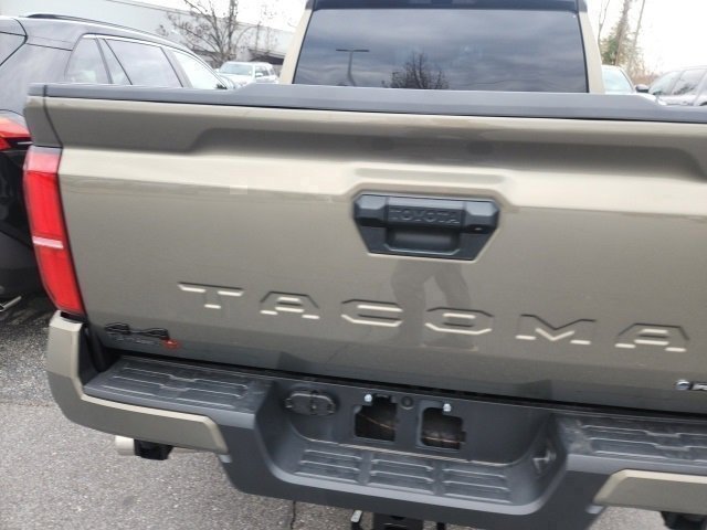 Used 2025 Toyota Tacoma TRD Sport image 3