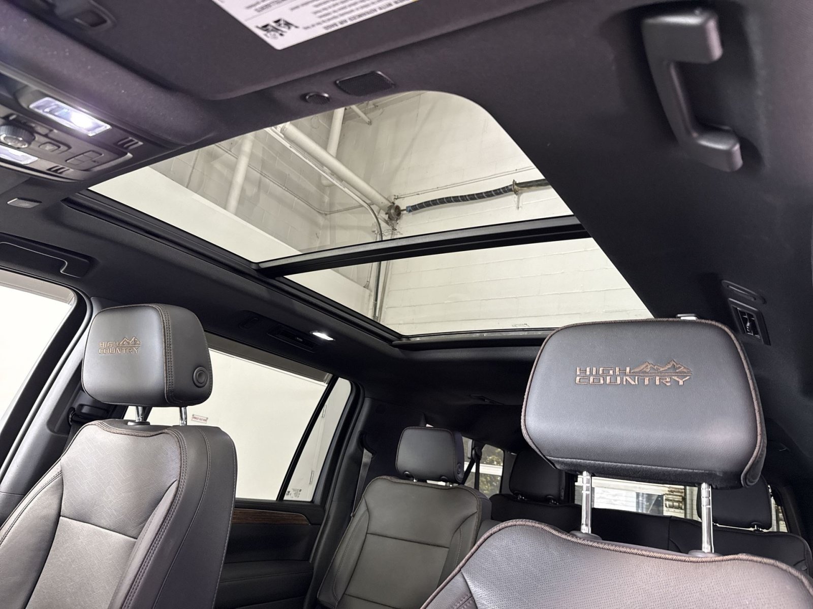Used 2023 Chevrolet Suburban High Country AWD/4WD image 25