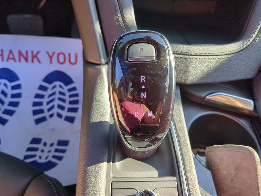 New 2025 Cadillac XT5 Luxury image 15