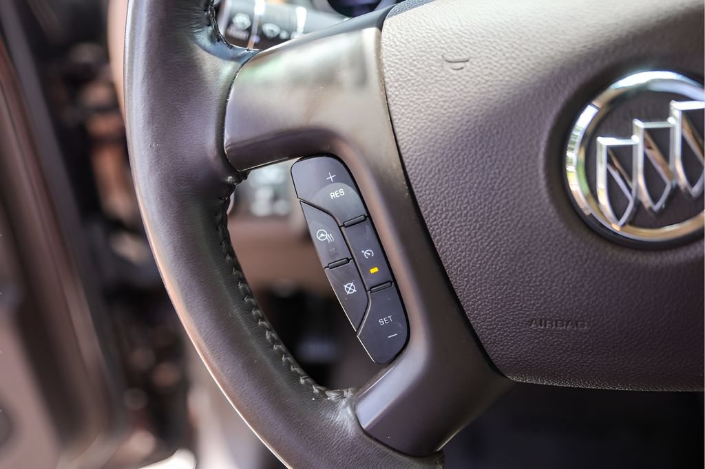Used 2015 Buick Enclave Leather FWD image 17