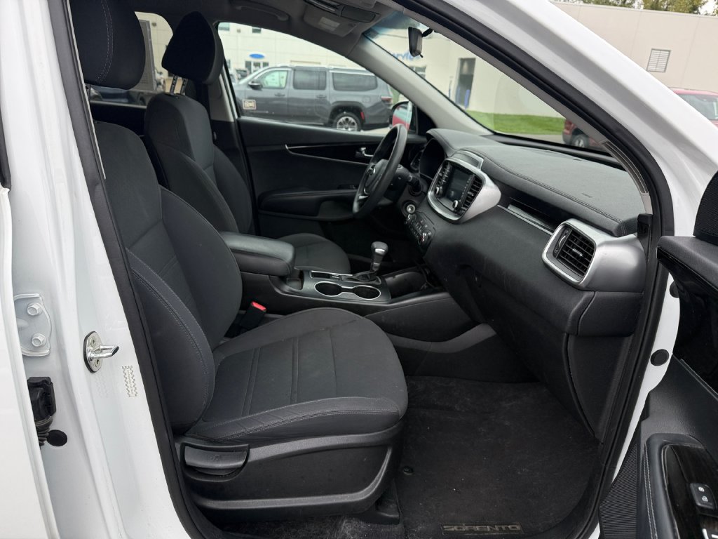 Used 2020 Kia Sorento L FWD image 31