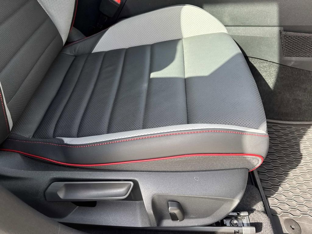 Used 2024 Volkswagen GTI Autobahn image 17