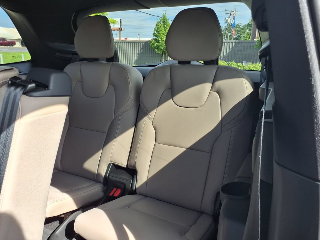 New 2026 Volvo XC90 T8 Ultra w/ Protection Package Premier AWD/4WD image 14