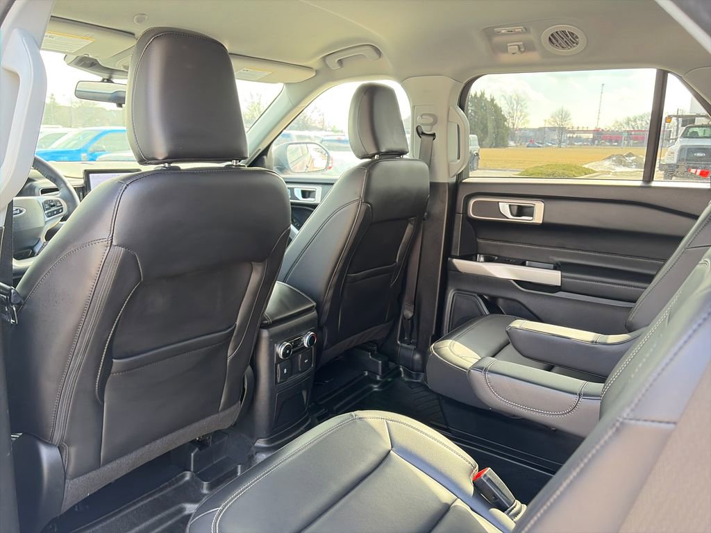 Used 2023 Ford Explorer XLT w/ Equipment Group 202A image 28