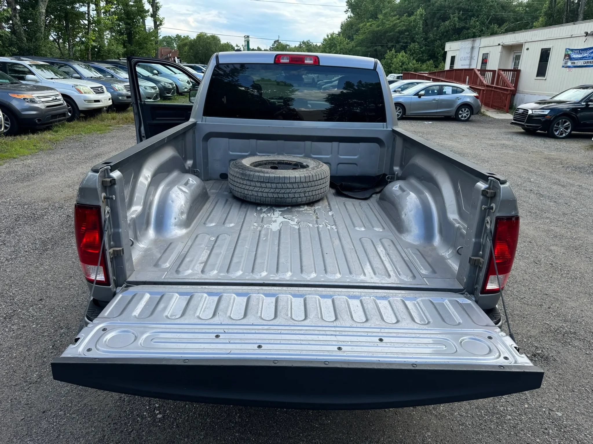 Used 2019 RAM 1500 Express AWD/4WD image 25